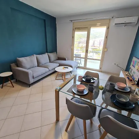 Sofia Seaview Apartment On Lungomare