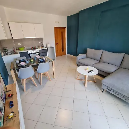 Sofia Seaview Apartment On Lungomare Vlore